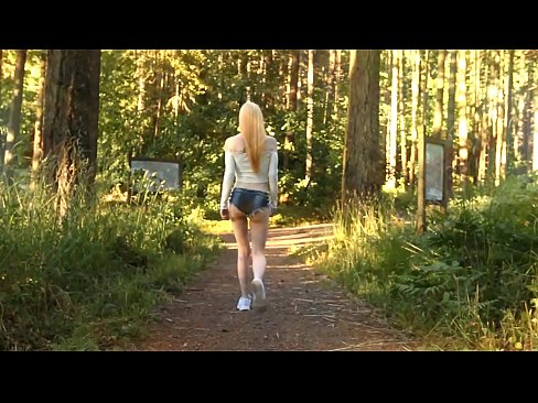 ❤️ Kaunis nainen liikkuu hitaasti, ei alaston video ️❌ Seksivideo at fi.redporn-tv.ru